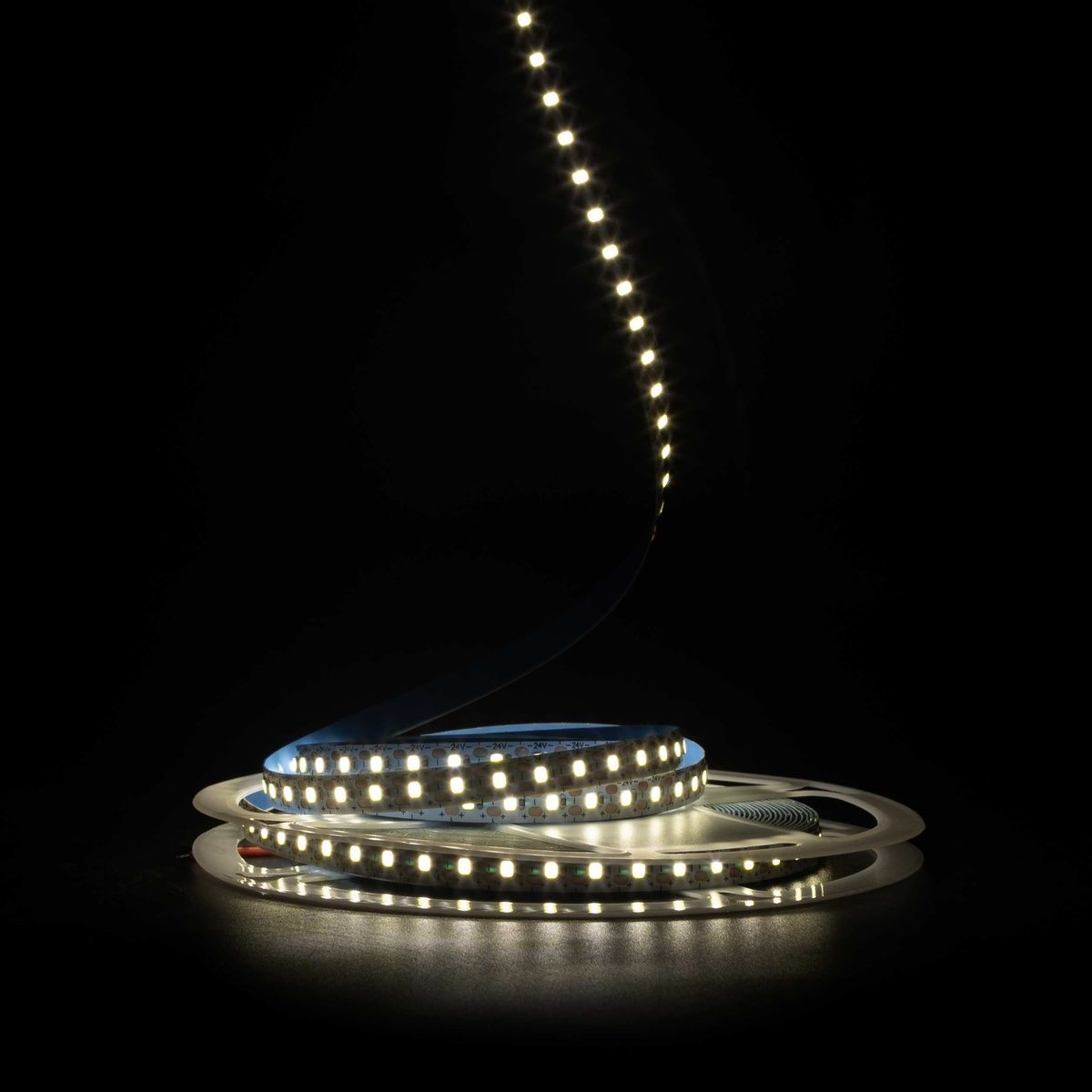 Світлодіодна LED стрічка PROLUM&trade; 24V; IP20; 2835\120; CUT; Series "S" 350055-S купити в Харкові, Україні: ціна, відгуки, характеристики