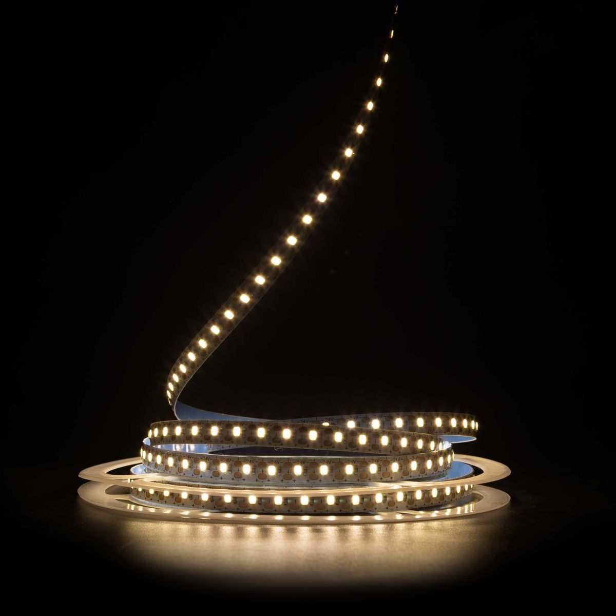 Светодиодная LED лента PROLUM&trade; 24V; IP20; 2835\120; CUT; Series "S" 350056-S купить в Харькове, Украине: цена, отзывы, характеристики