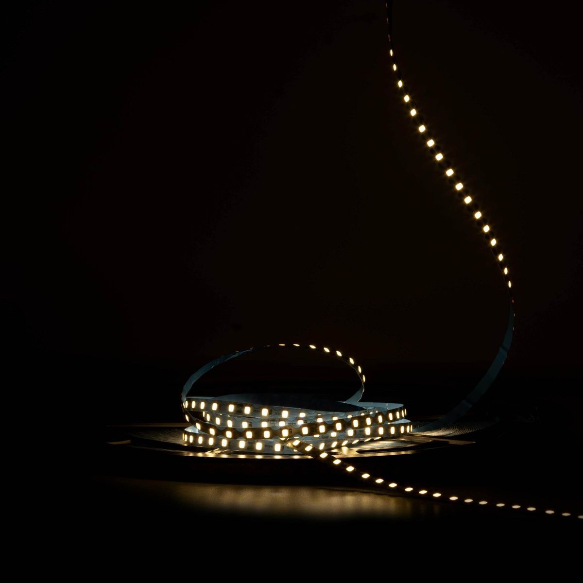Светодиодная LED лента PROLUM&trade; 24V; IP20; 2835\120; 6ММ; S-TYPE; Series "S" 350032 купить в Харькове, Украине: цена, отзывы, характеристики