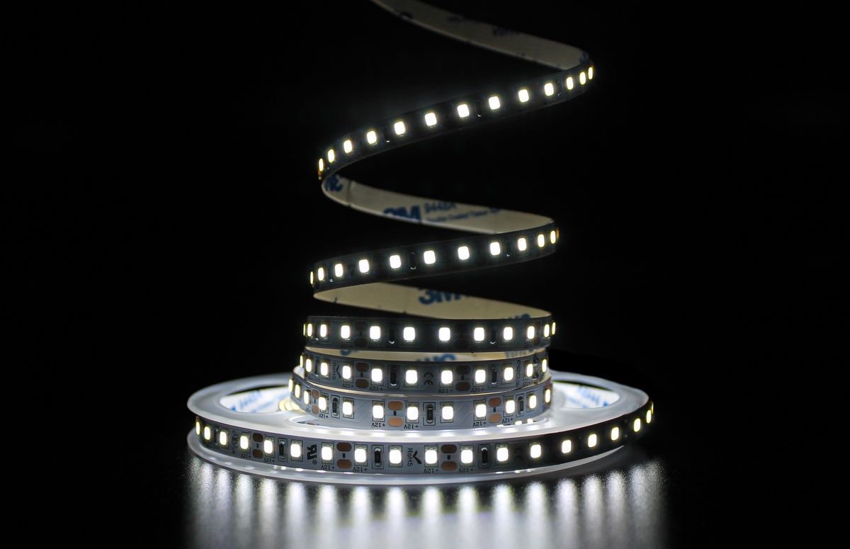 Світлодіодна LED стрічка PROLUM&trade; 12V; 2835\120; IP20; Series "PRO" 320008-S купити в Харкові, Україні: ціна, відгуки, характеристики