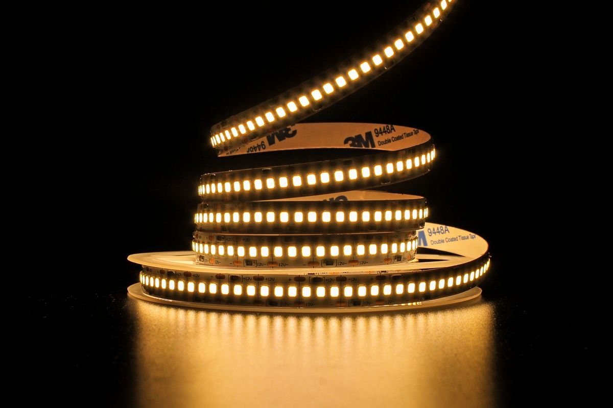 Світлодіодна LED стрічка PROLUM&trade; 12V; 2835\240; IP20; Series "SG" 320122-S купити в Харкові, Україні: ціна, відгуки, характеристики