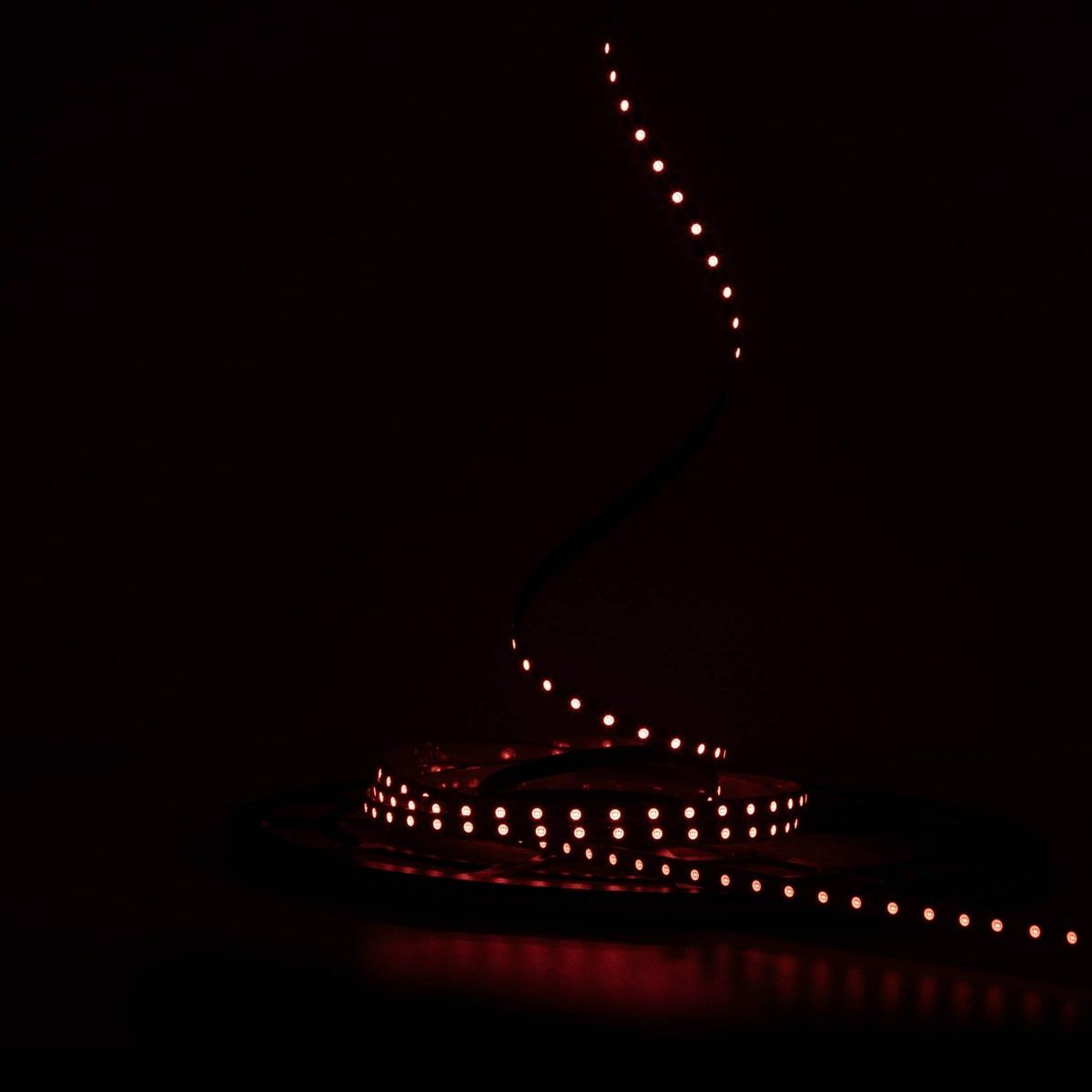 Світлодіодна LED стрічка PROLUM&trade; 12V; IP20; 3535\84; S-TYPE; Series "S" 320134-S купити в Харкові, Україні: ціна, відгуки, характеристики