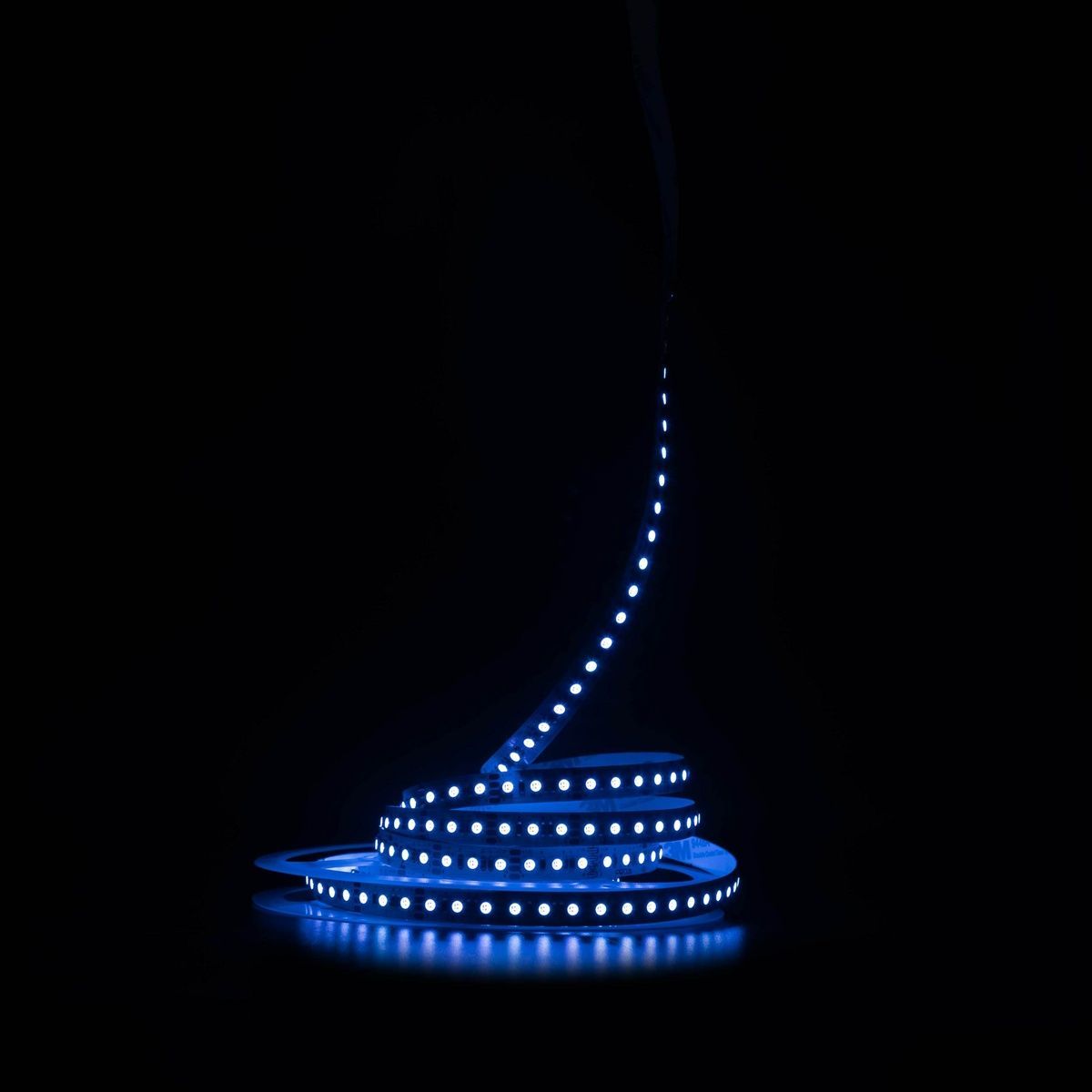 Світлодіодна LED стрічка PROLUM&trade; 12V; 3535\120; IP20; Series "PRO", RGB 350042-S купити в Харкові, Україні: ціна, відгуки, характеристики