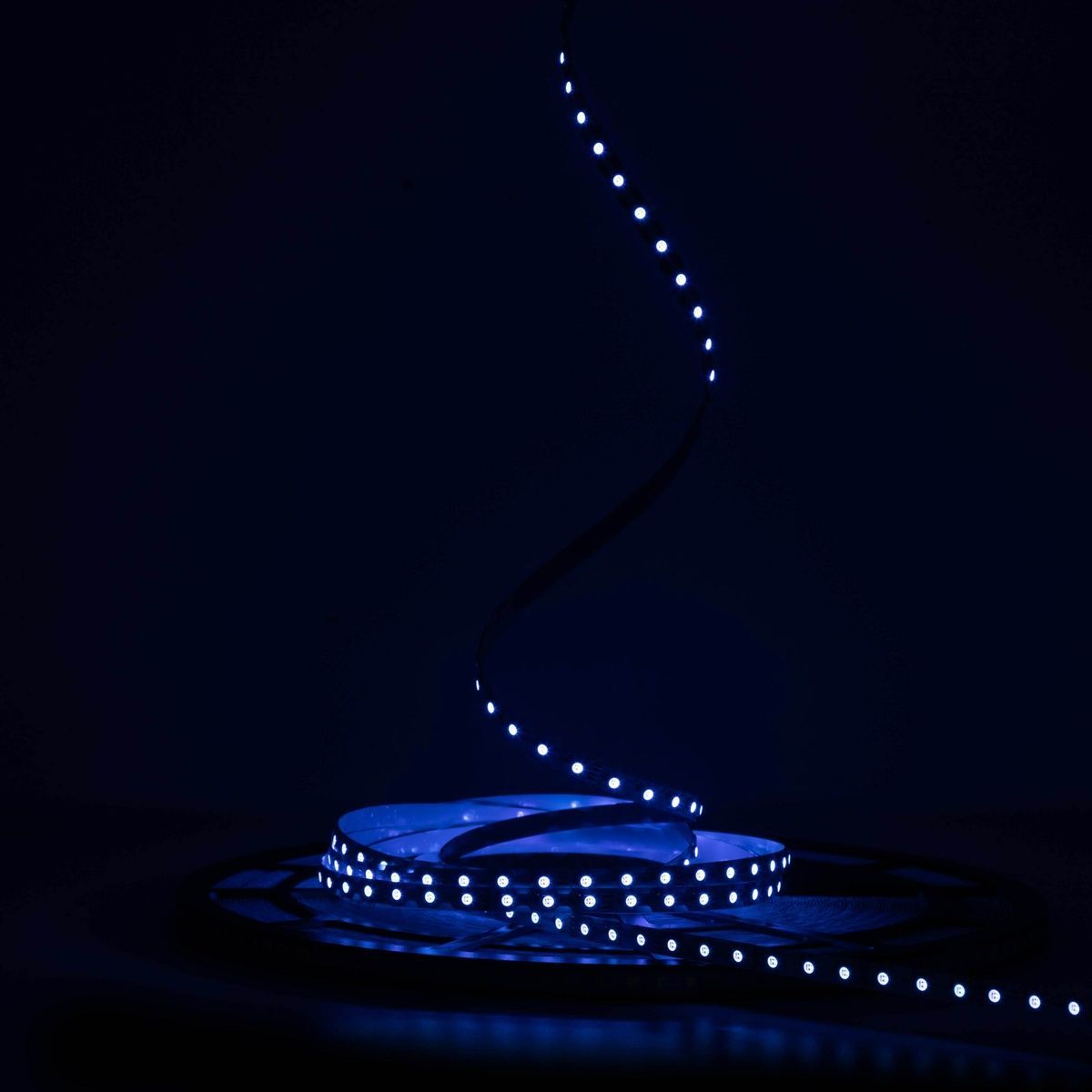 Світлодіодна LED стрічка PROLUM&trade; 12V; IP20; 3535\84; S-TYPE; Series "S" 320134-S купити в Харкові, Україні: ціна, відгуки, характеристики